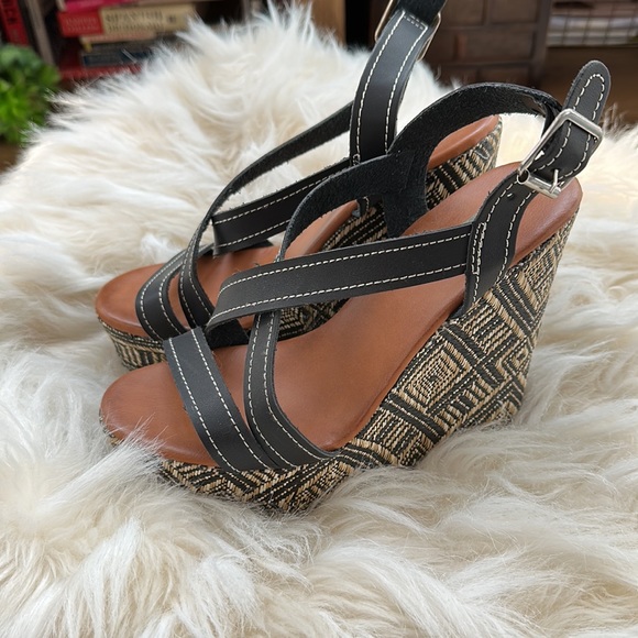 Geometric Wedge Olivia Miller Sandals, Black, White and Tan, Women Size 8 - Picture 3 of 5
